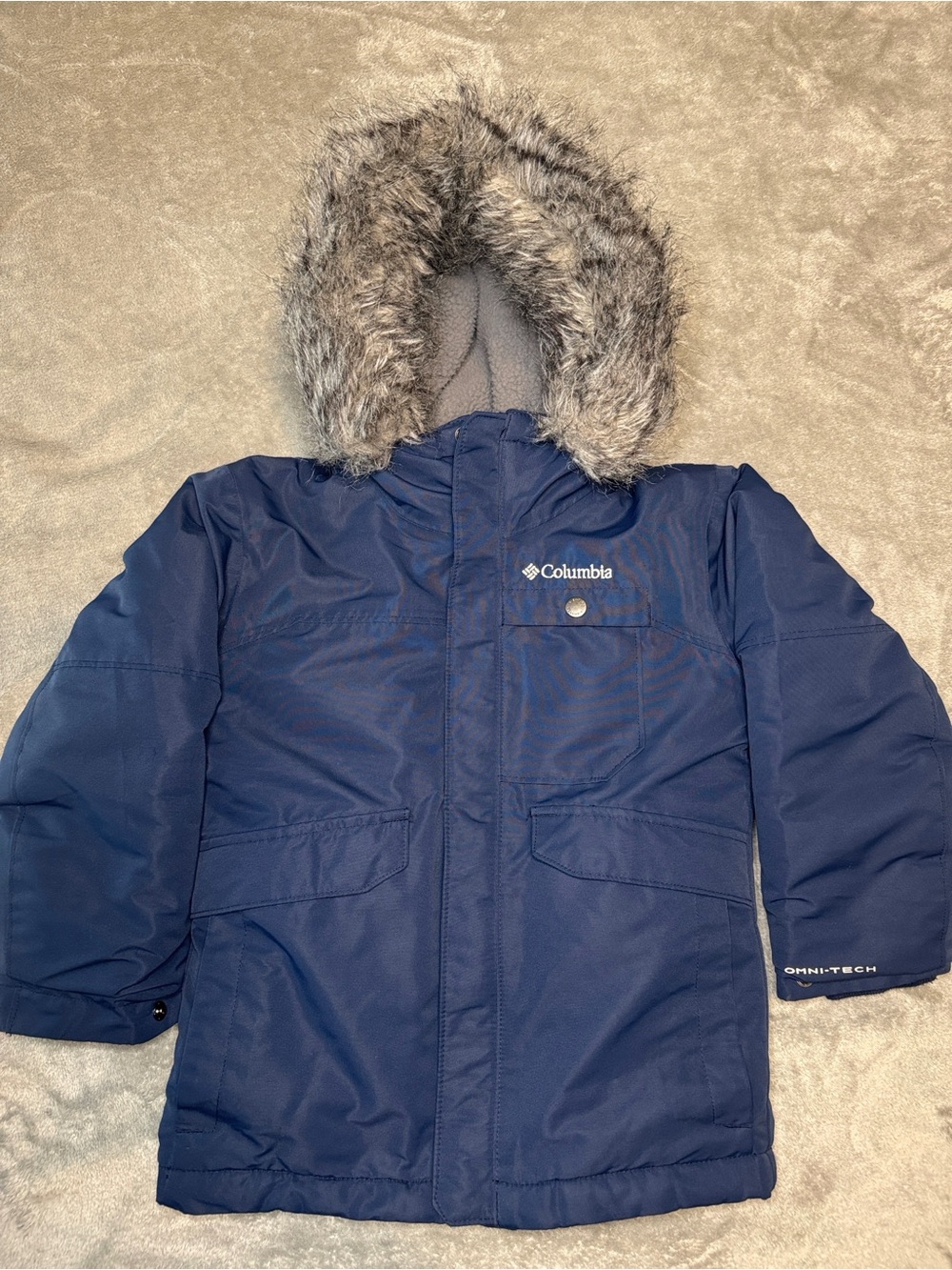 Columbia Kids Navy Hooded Puffer Jacket with Faux Fur Trim 
Size XS (6-7)